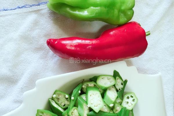 彩椒炒秋葵的做法图解3