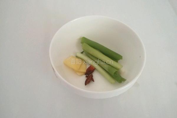 西红柿炖牛肉的做法图解1