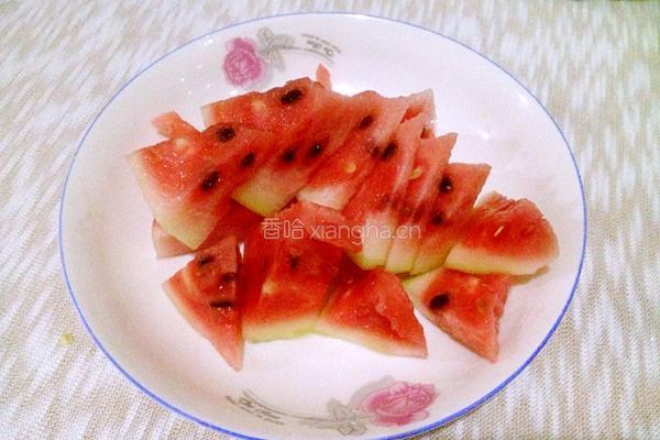 蜂蜜西瓜汁的做法图解1