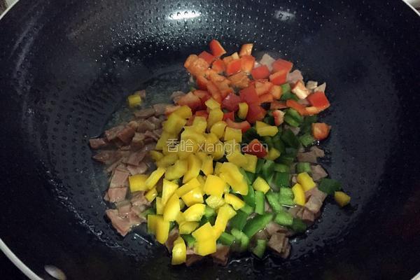 彩椒培根炒饭的做法图解4