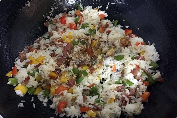 彩椒培根炒饭的做法图解6