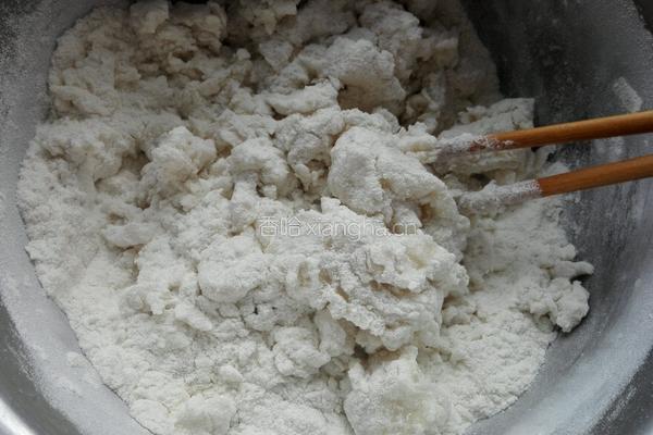 烫面葱花饼的做法图解1