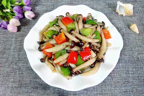 彩椒炒蟹味菇的做法图解7