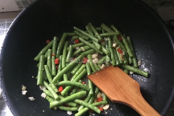 绿茄子炒豆角的做法图解9