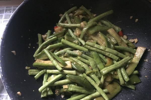 绿茄子炒豆角的做法图解11