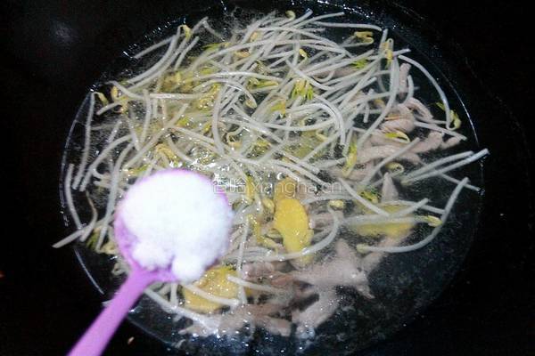 瘦肉绿豆芽汤的做法图解6