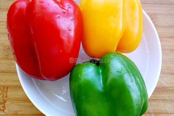 彩椒芹菜炒肉丝的做法图解2