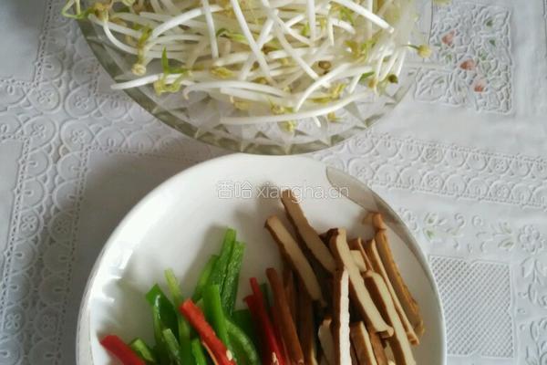 绿豆芽炒豆干的做法图解1