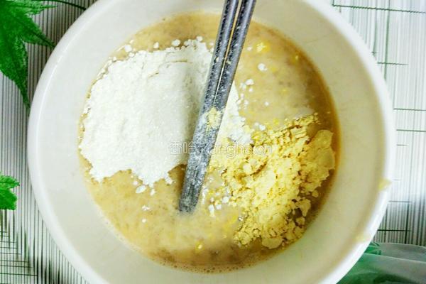 香蕉蛋饼的做法图解4