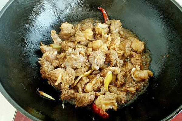 萝卜炖牛肉的做法图解6