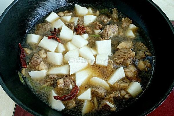 萝卜炖牛肉的做法图解8