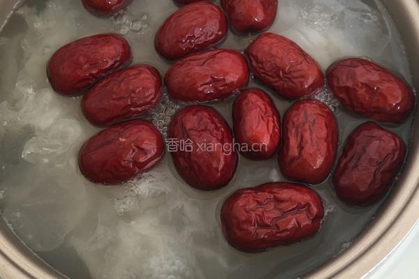 银耳薏米红枣汤的做法图解4