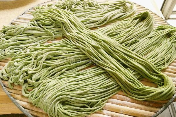 菠菜面条的做法图解6