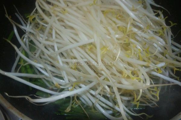 韭菜炒绿豆芽的做法图解6