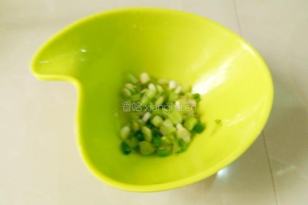  圣女果炒鸡蛋的做法图解2
