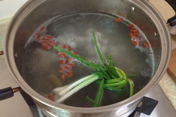 白萝卜排骨汤的做法图解3