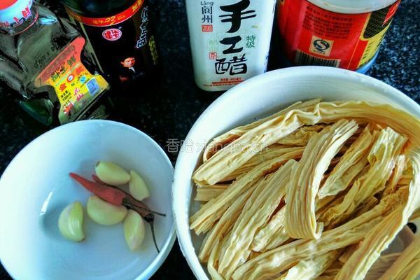 凉拌腐竹的做法图解1