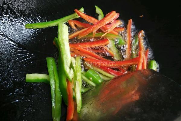 椒丝腐乳炒豆芽的做法图解4
