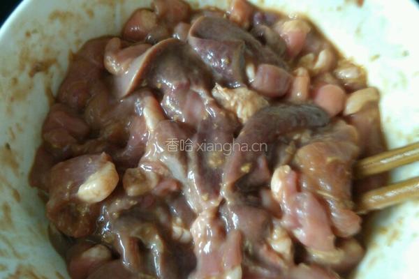 猪肝小肠瘦肉粉的做法图解2
