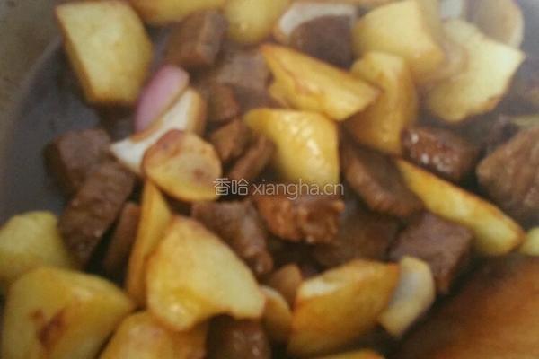 牛肉炖土豆的做法图解4