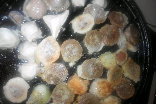 煎鱼丸肉丸的做法图解1
