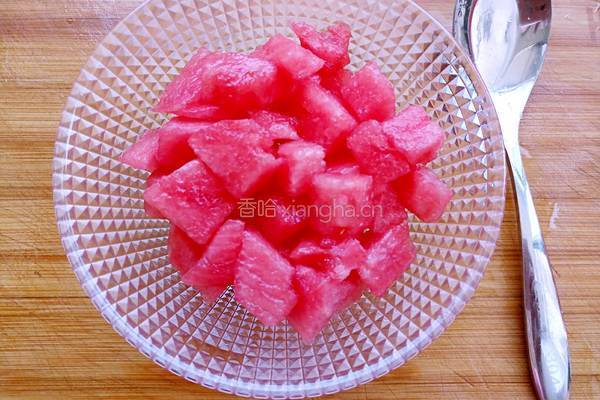 冰镇雪碧水果饮的做法图解5