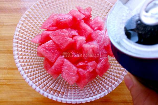 冰镇雪碧水果饮的做法图解6