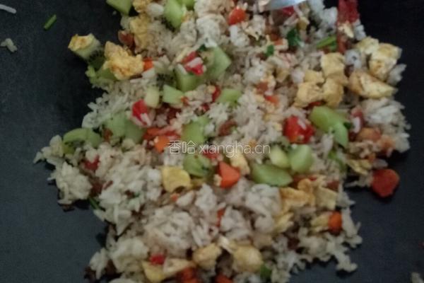圣女果杂蔬鸡蛋炒饭的做法图解8