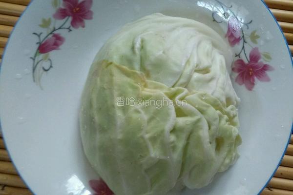 手撕卷心菜的做法图解1
