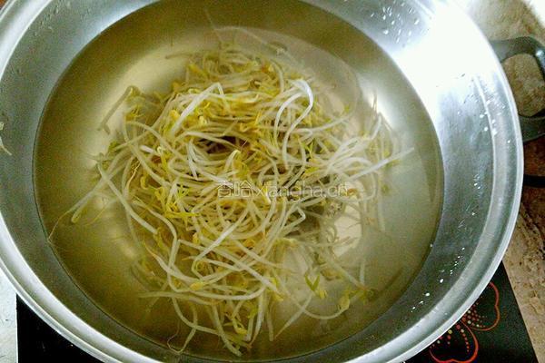 浇汁绿豆芽的做法图解3