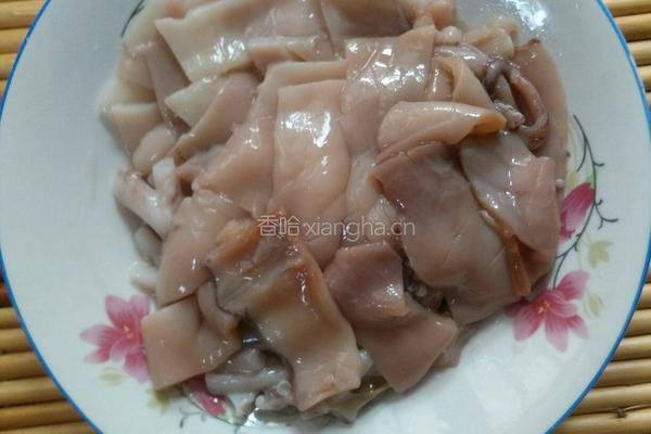 彩椒炒鱿鱼的做法图解1