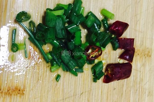 韭菜炒绿豆芽的做法图解2
