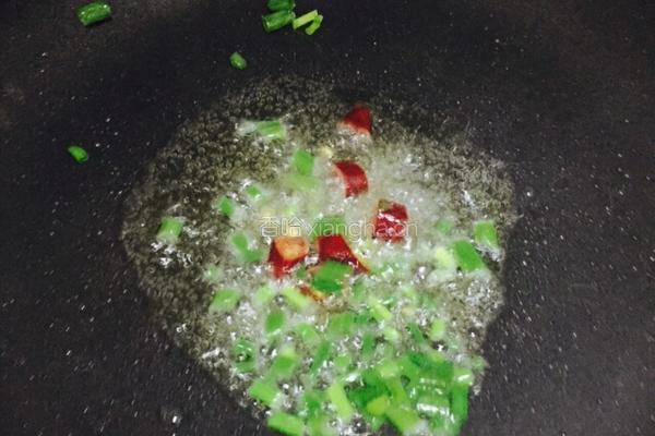 韭菜炒绿豆芽的做法图解4