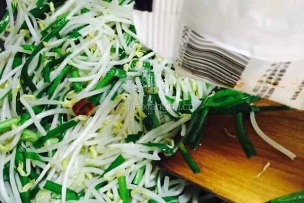 韭菜炒绿豆芽的做法图解6