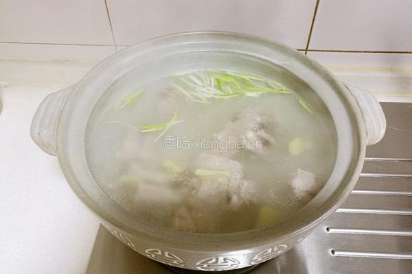 玉米萝卜排骨汤的做法图解8