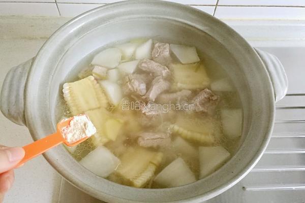 玉米萝卜排骨汤的做法图解11