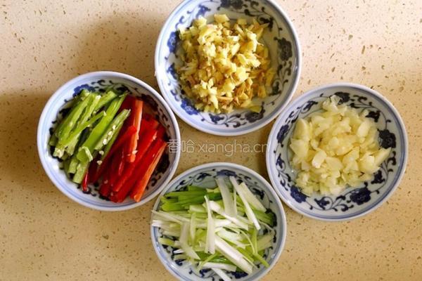 彩椒炒肉皮的做法图解5