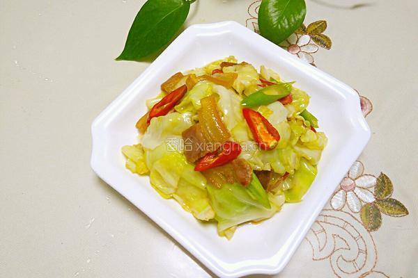 卷心菜炒腊肉的做法图解5