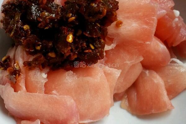 酱菜炒肉片的做法图解3