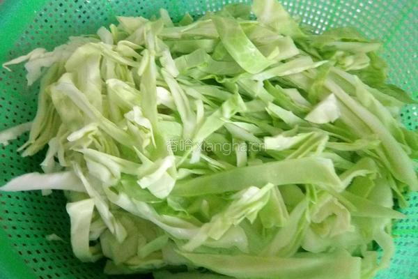 酸辣卷心菜的做法图解3