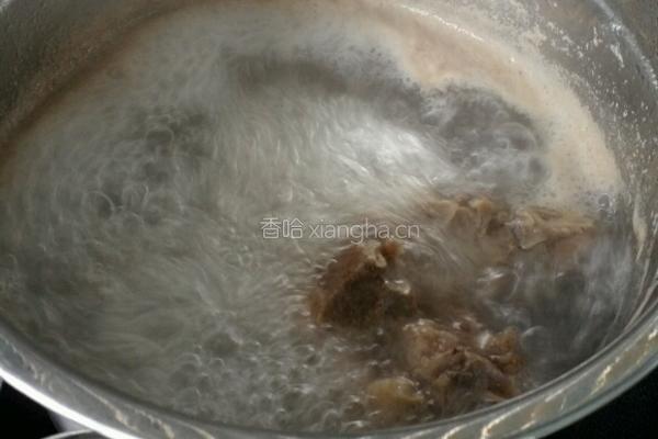 萝卜煮骨头的做法图解3
