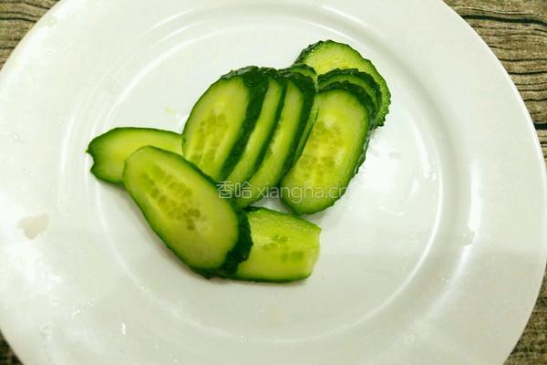彩椒大拌菜的做法图解3