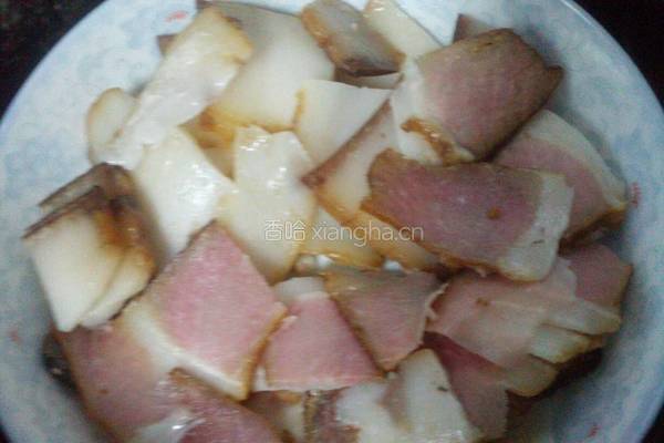 豆干炒腊肉的做法图解1