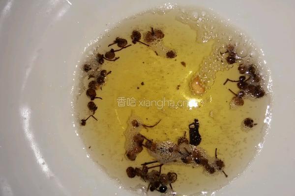 凉拌紫甘蓝的做法图解3