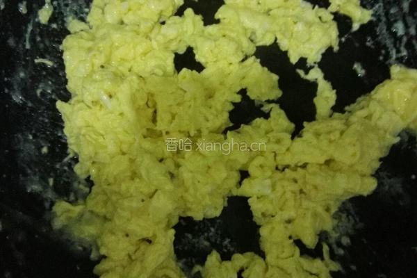 鸡蛋炸味极甜面酱的做法图解1