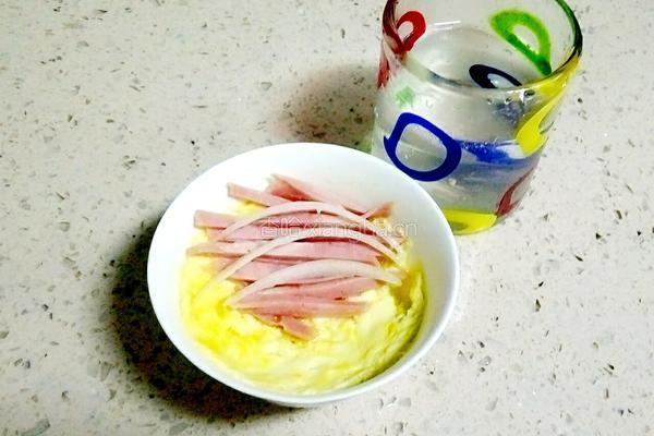 微波炉蒸鸡蛋糕的做法图解4