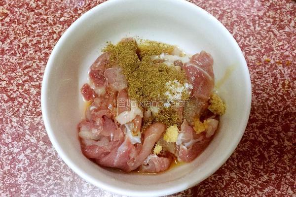 白萝卜炒肉片的做法图解2