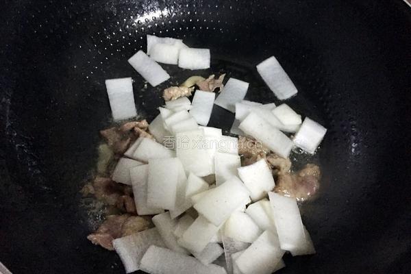 白萝卜炒肉片的做法图解5