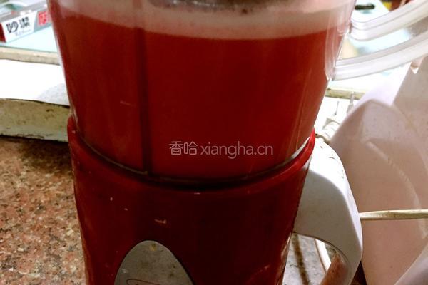 现榨西瓜汁的做法图解4