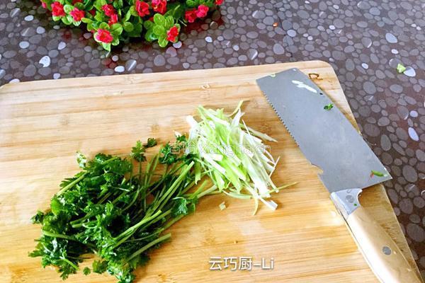 双彩拌金针菇的做法图解7